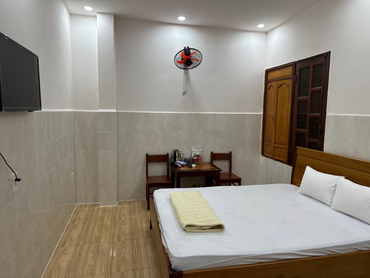 Hoang Linh Hotel Buon Ma Thuot Exterior photo